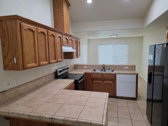 804 Morris Lane, Madera, CA 93637