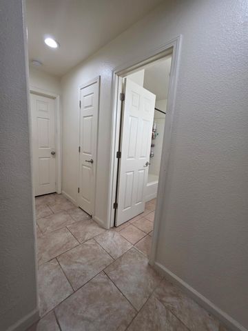 804 Morris Lane, Madera, CA 93637