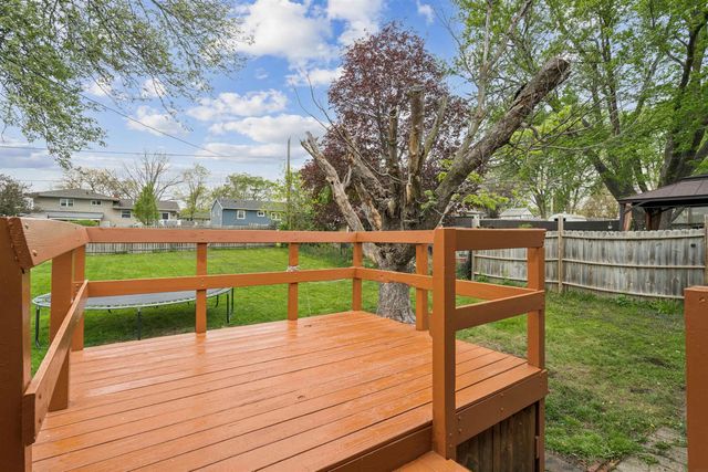 2756 Fairlane Avenue, Waterloo, IA 50702