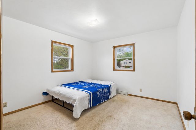 2756 Fairlane Avenue, Waterloo, IA 50702