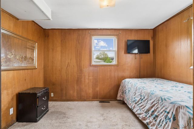 2756 Fairlane Avenue, Waterloo, IA 50702