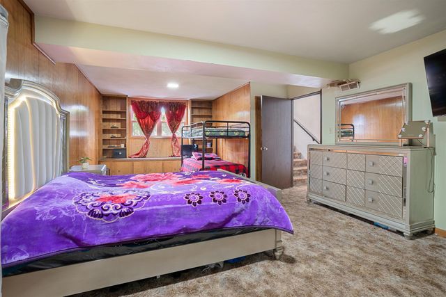 2756 Fairlane Avenue, Waterloo, IA 50702