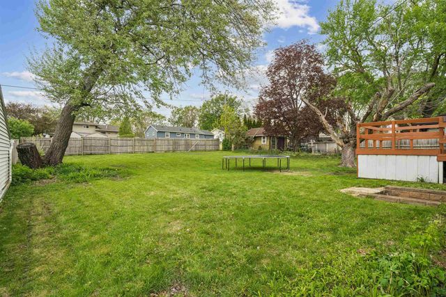 2756 Fairlane Avenue, Waterloo, IA 50702