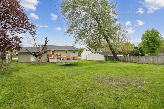 2756 Fairlane Avenue, Waterloo, IA 50702