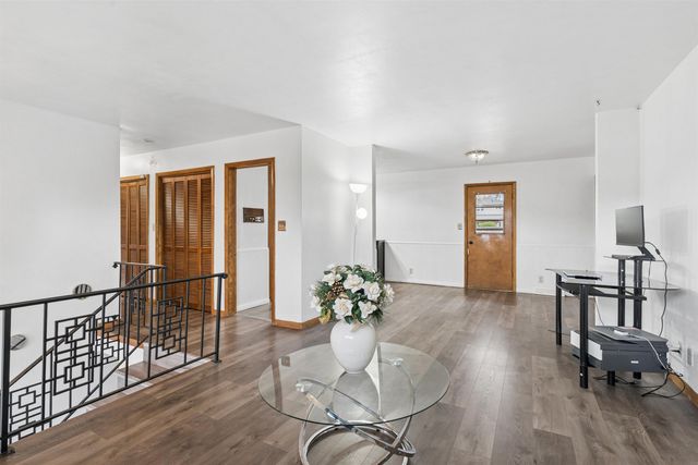 2756 Fairlane Avenue, Waterloo, IA 50702