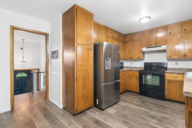 2756 Fairlane Avenue, Waterloo, IA 50702