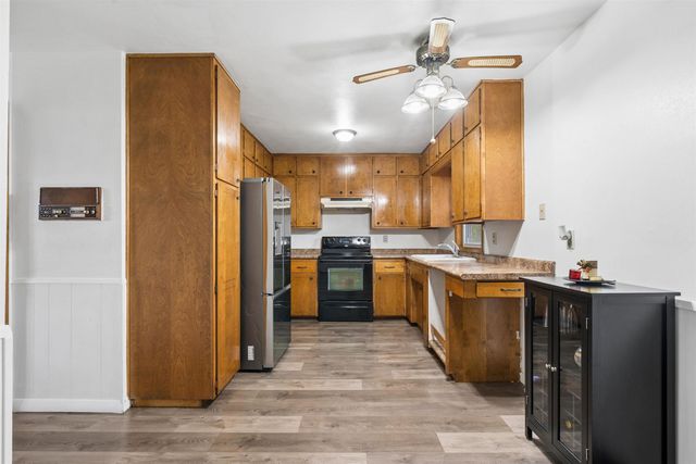 2756 Fairlane Avenue, Waterloo, IA 50702