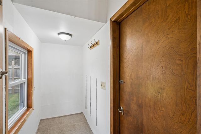 2756 Fairlane Avenue, Waterloo, IA 50702