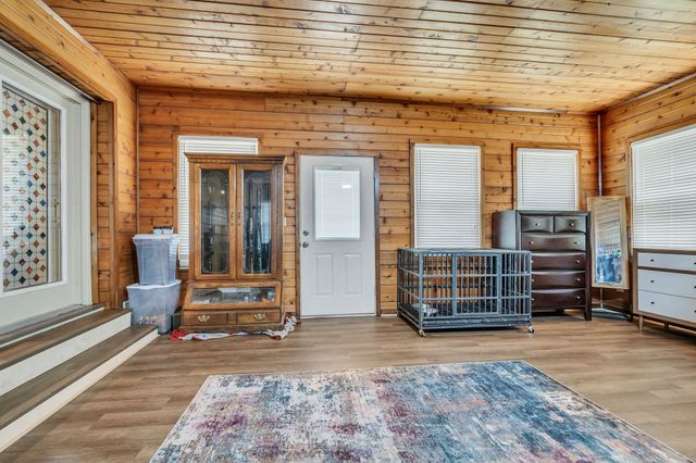 814 Cherokee Dr, New Johnsonville, TN 37134
