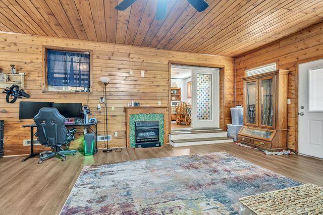 814 Cherokee Dr, New Johnsonville, TN 37134