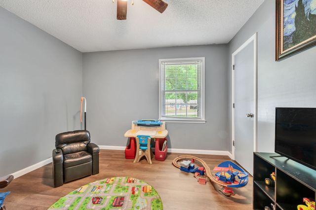 814 Cherokee Dr, New Johnsonville, TN 37134