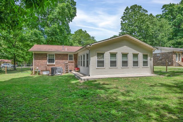 814 Cherokee Dr, New Johnsonville, TN 37134