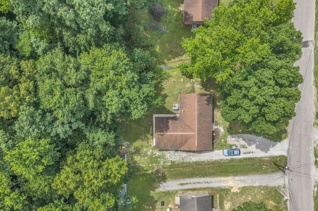 814 Cherokee Dr, New Johnsonville, TN 37134