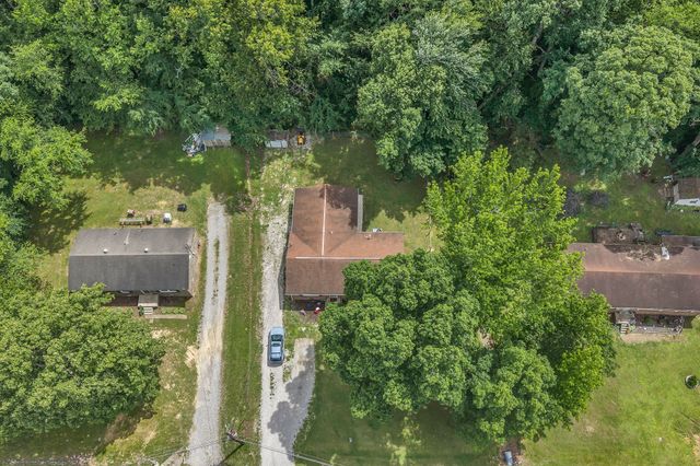 814 Cherokee Dr, New Johnsonville, TN 37134