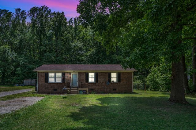 814 Cherokee Dr, New Johnsonville, TN 37134