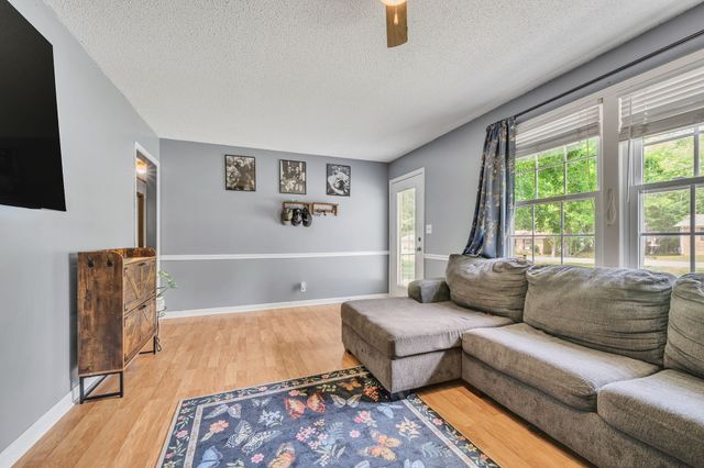 814 Cherokee Dr, New Johnsonville, TN 37134