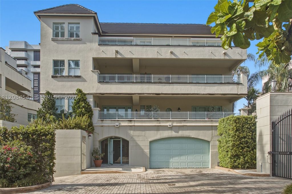 Image 1 of property listing at 2600 Segovia St 703, Coral Gables, FL 33134