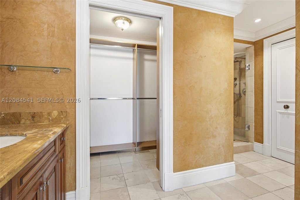 Image 18 of property listing at 2600 Segovia St 703, Coral Gables, FL 33134