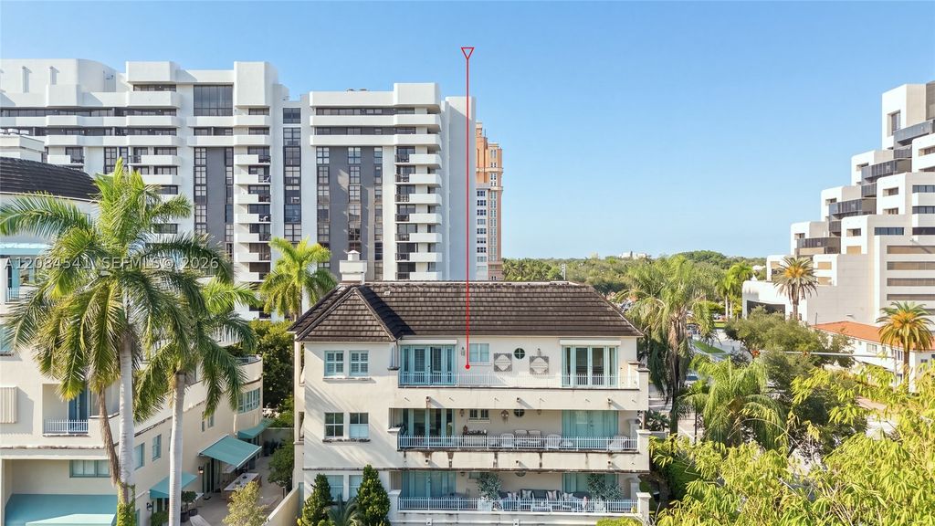 Image 2 of property listing at 2600 Segovia St 703, Coral Gables, FL 33134