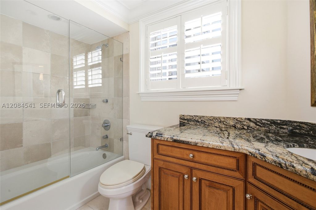 Image 23 of property listing at 2600 Segovia St 703, Coral Gables, FL 33134
