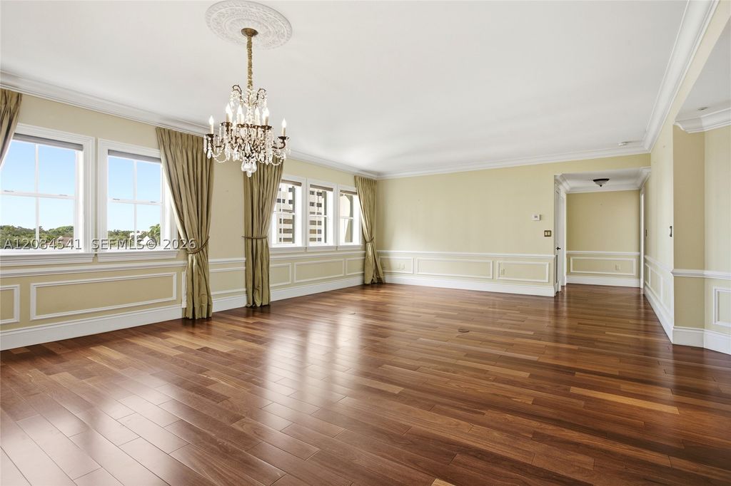 Image 30 of property listing at 2600 Segovia St 703, Coral Gables, FL 33134