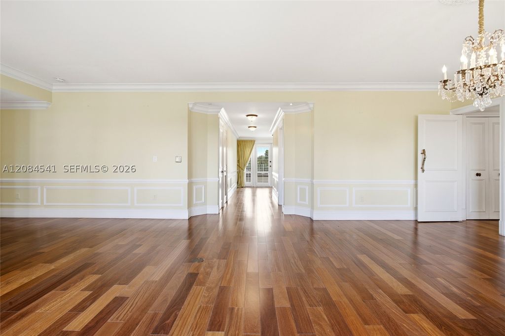 Image 33 of property listing at 2600 Segovia St 703, Coral Gables, FL 33134