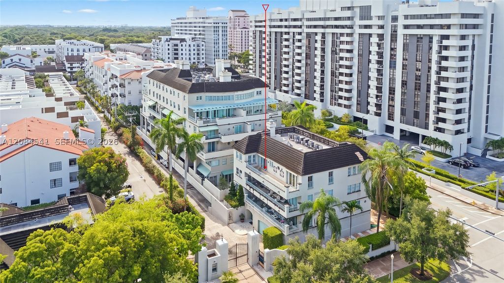 Image 4 of property listing at 2600 Segovia St 703, Coral Gables, FL 33134