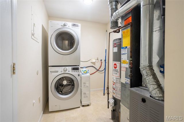 5640 Duchesne Parque Drive, St Louis, MO 63128