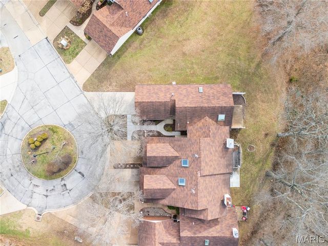 5640 Duchesne Parque Drive, St Louis, MO 63128