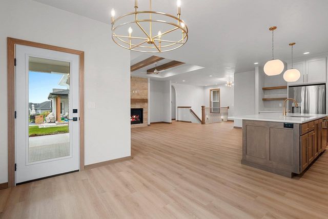 1582 RED HAWK LANDING TRAIL, De Pere, WI 54115
