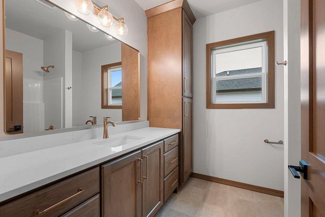 1582 RED HAWK LANDING TRAIL, De Pere, WI 54115