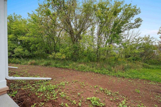 1582 RED HAWK LANDING TRAIL, De Pere, WI 54115