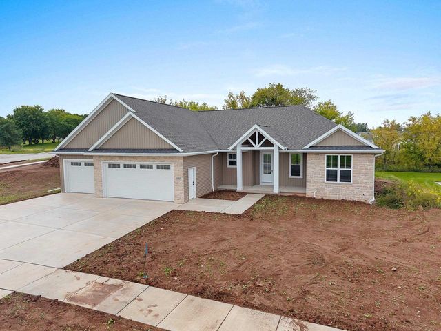 1582 RED HAWK LANDING TRAIL, De Pere, WI 54115