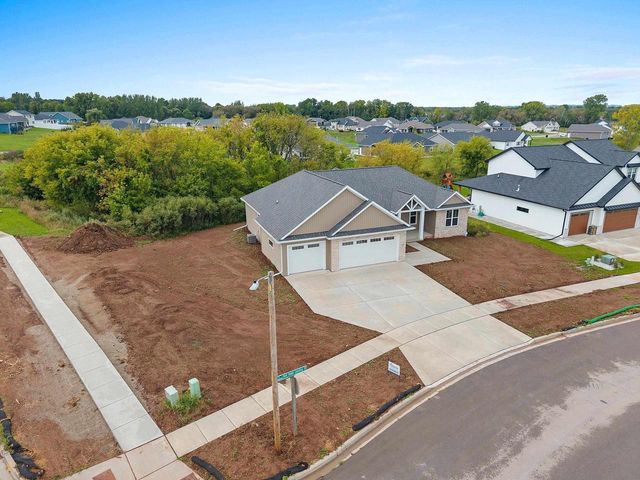 1582 RED HAWK LANDING TRAIL, De Pere, WI 54115