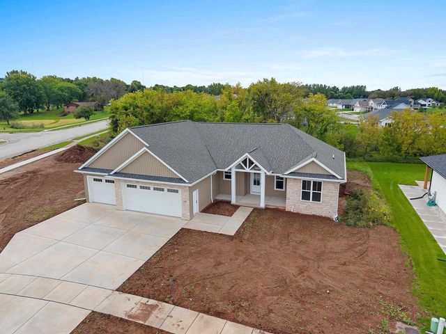 1582 RED HAWK LANDING TRAIL, De Pere, WI 54115