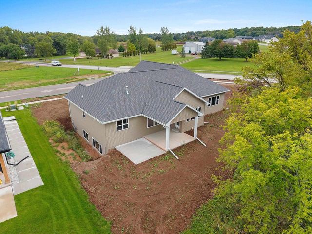1582 RED HAWK LANDING TRAIL, De Pere, WI 54115