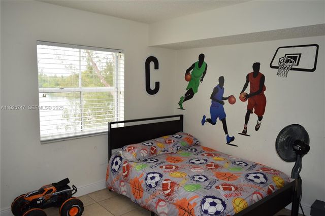 8240 SW 210th St 220, Cutler Bay, FL 33189