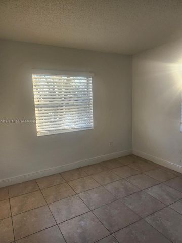 8240 SW 210th St 220, Cutler Bay, FL 33189