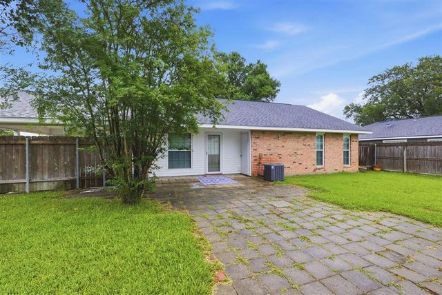1009 Inverery Drive, Lake Charles, LA 70605
