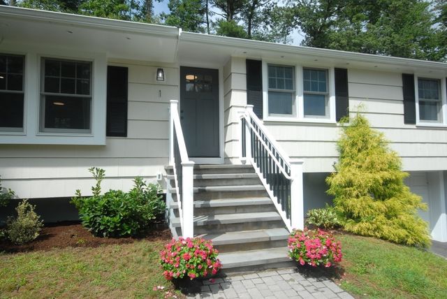 1 Duggan Rd, Acton, MA 01720
