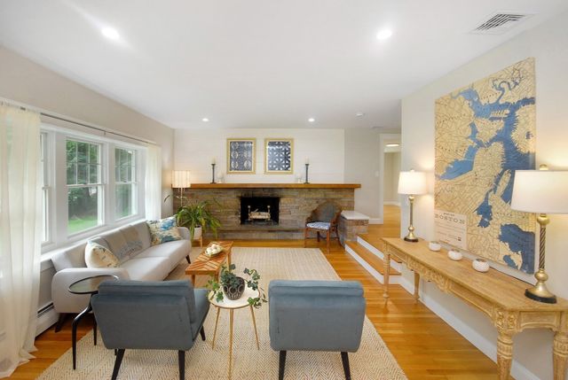 1 Duggan Rd, Acton, MA 01720