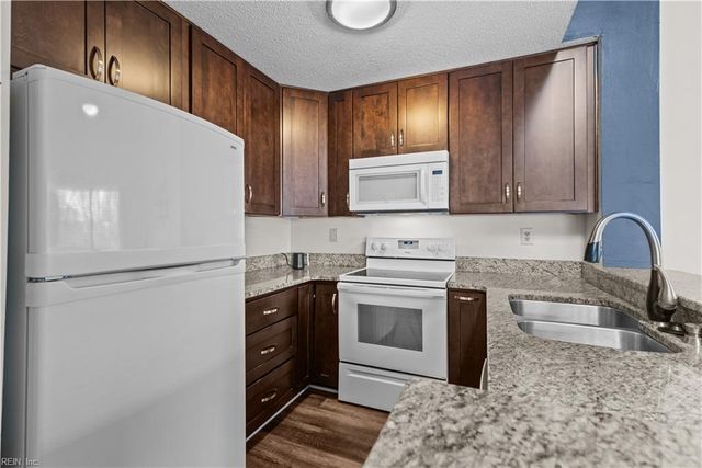 4702 Red Duck CT, Virginia Beach, VA 23462