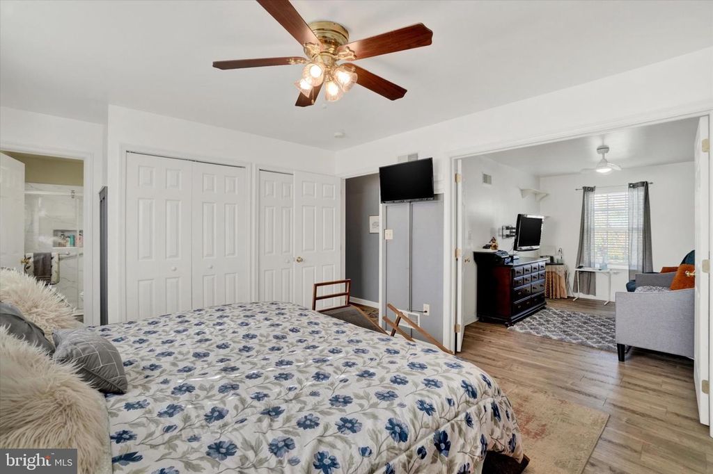 Image 13 of property listing at 450 ABBEY DR, Mount Wolf, PA 17347