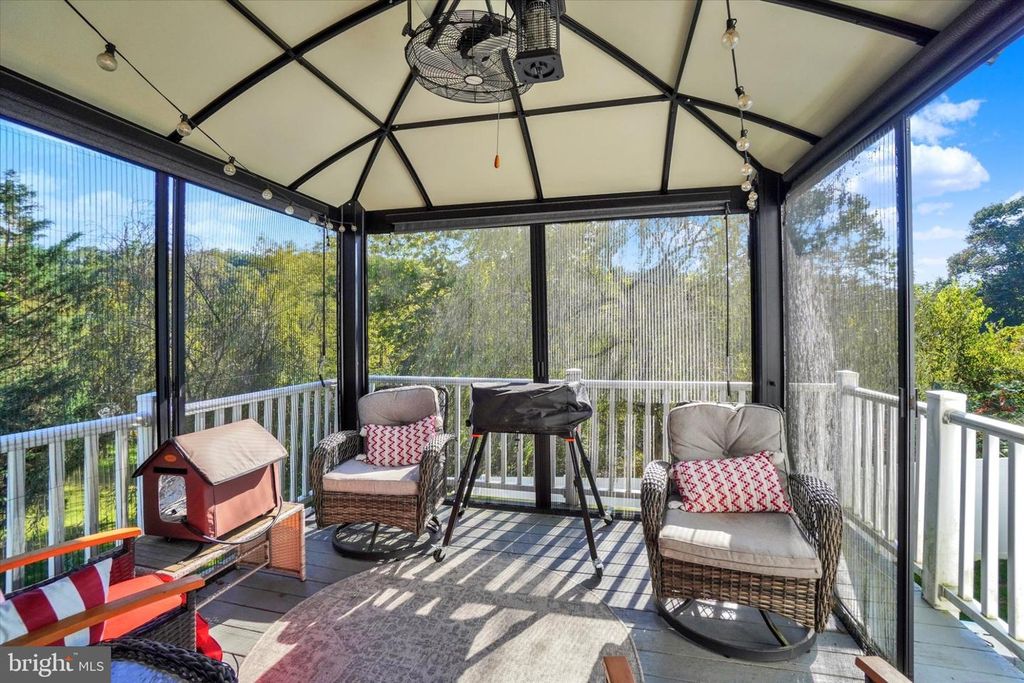 Image 27 of property listing at 450 ABBEY DR, Mount Wolf, PA 17347