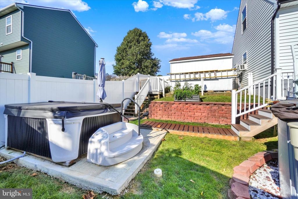 Image 37 of property listing at 450 ABBEY DR, Mount Wolf, PA 17347