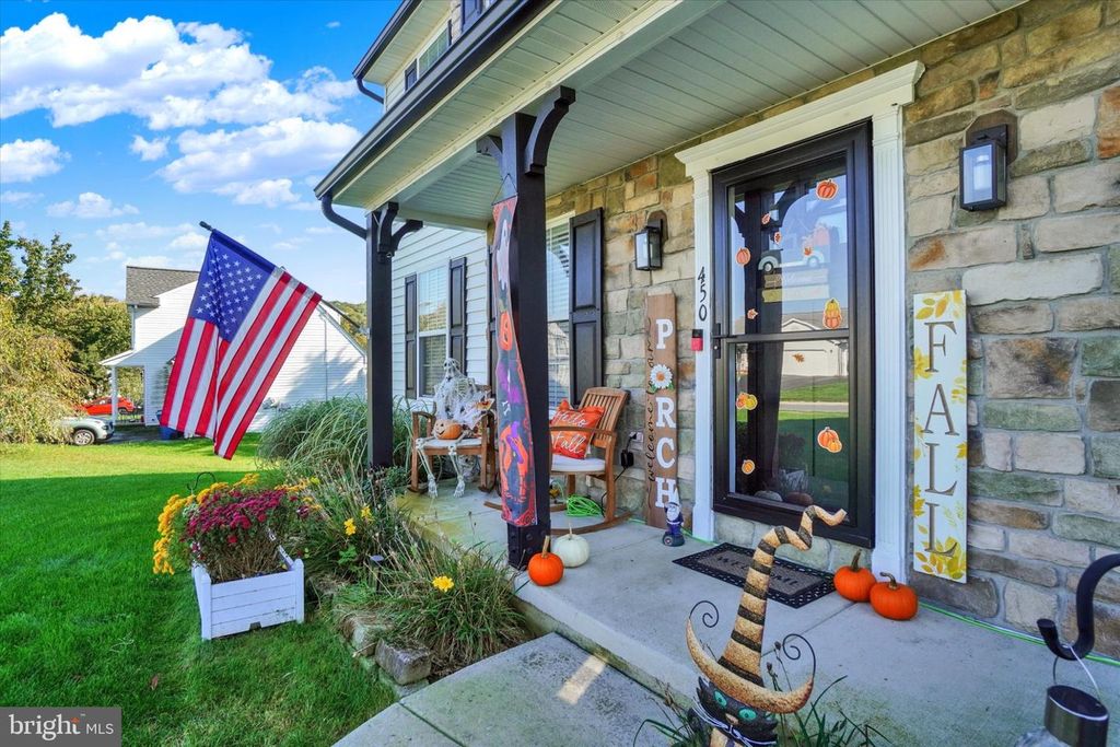 Image 39 of property listing at 450 ABBEY DR, Mount Wolf, PA 17347