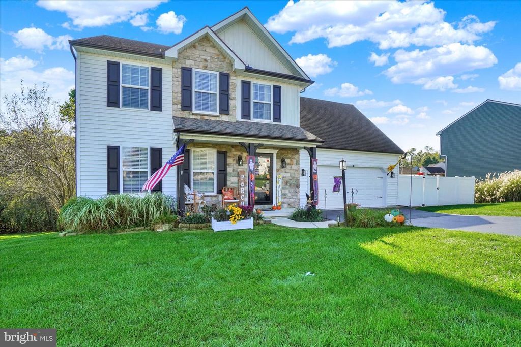 Image 40 of property listing at 450 ABBEY DR, Mount Wolf, PA 17347