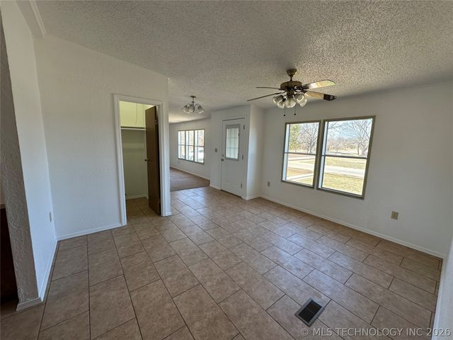 6 S Prince, Haywood, OK 74501