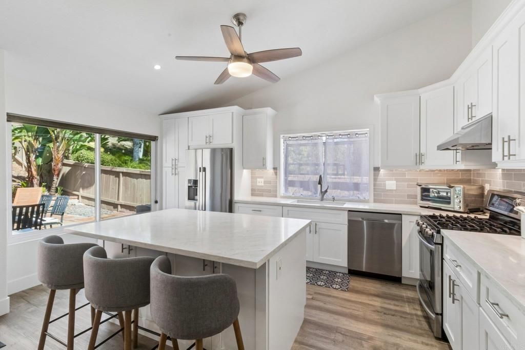 1642 Marbella Drive, Vista, CA 92081 — photo 2