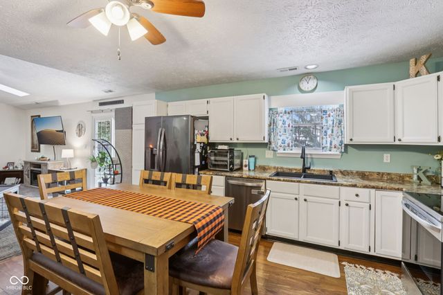 616 Sugar Maple Lane, Mooresville, IN 46158